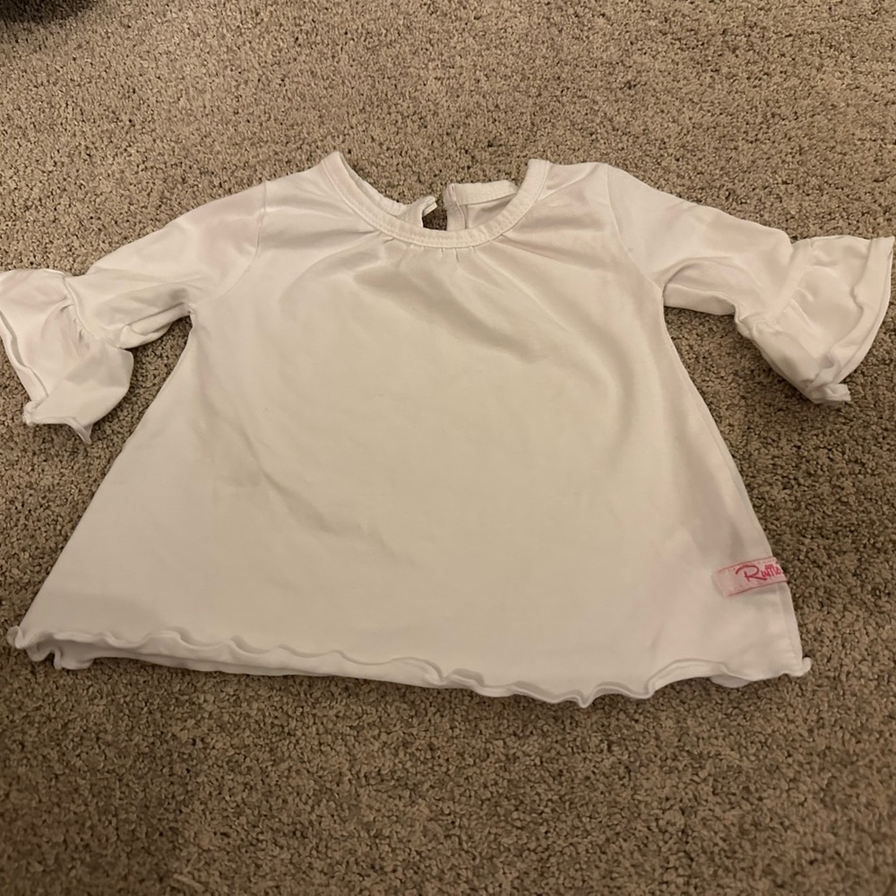 3-6m ruffle butts white, flowing blouse, no signs of wear, very gently used